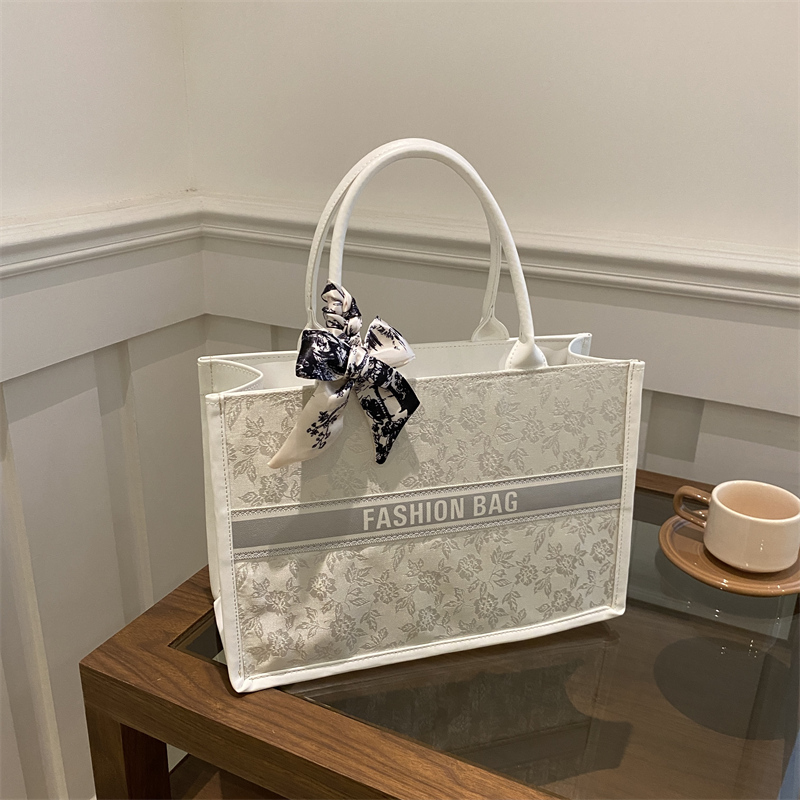 Luxury Elegant Women Tote Bag  - đánh giá và giá Leatherwork Letters