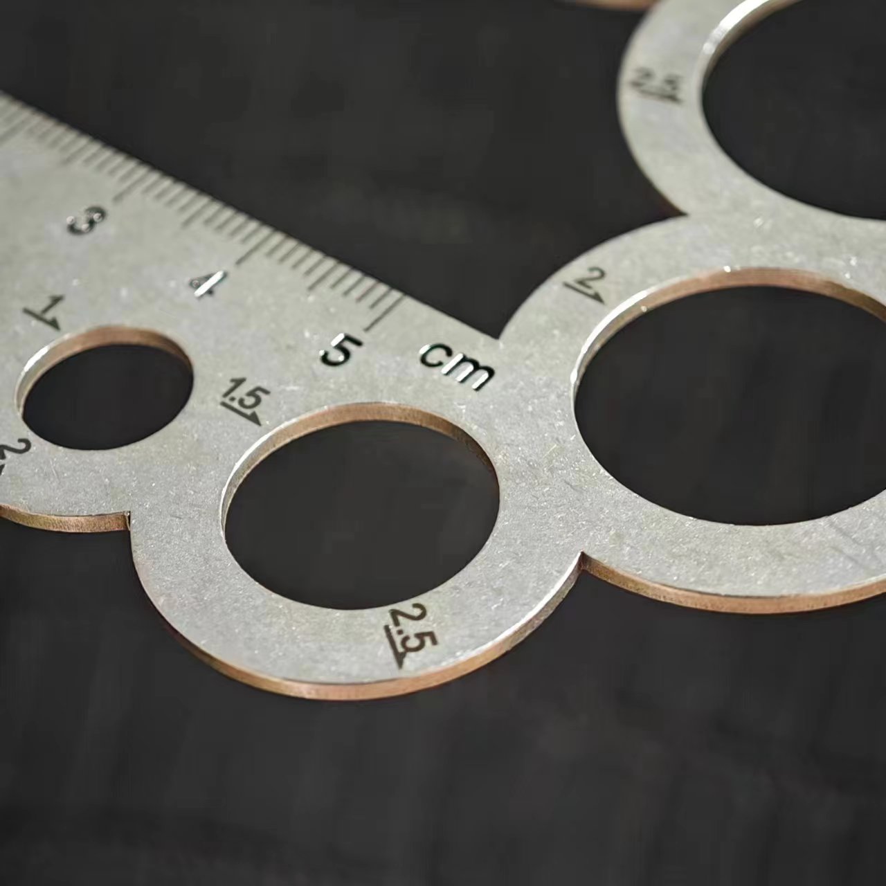 Multi-Purpose round Ruler Meta - đánh giá và giá Leatherwork Templates